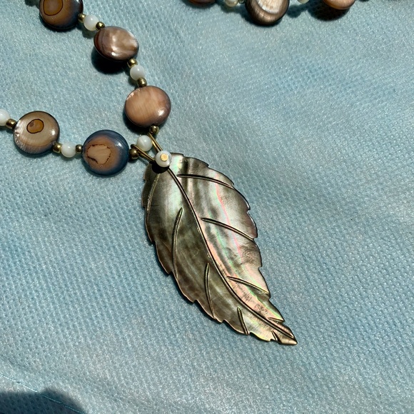 Mother of Pearl Leaf Dangle Necklace Earthy rustic - Picture 5 of 8